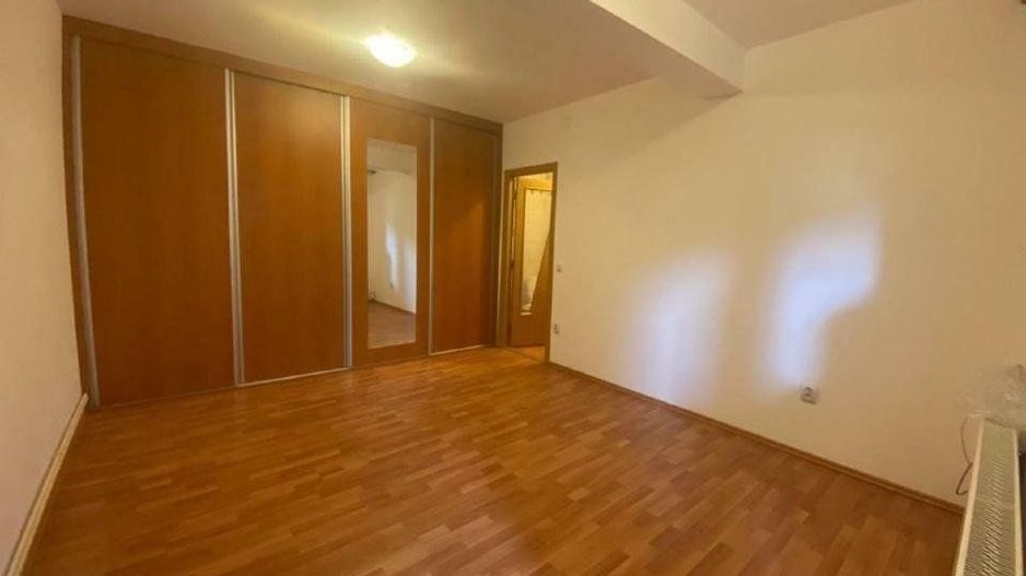 Vila luminoasa Crangasi/ Giulesti,  245 MP construiti, utilitati, 340000 EUR - Poză 4