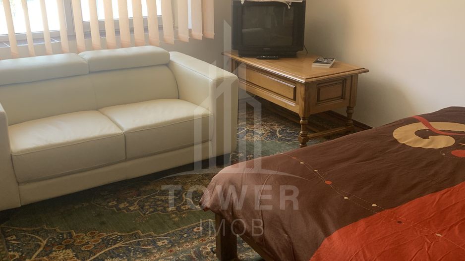 Casă în centrul Cisnădioarei cu 243mp de locuit și teren de 936mp - Poză 6