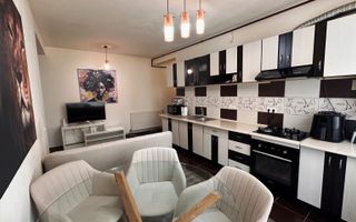 Apartament cu 3 camere, complet mobilat și utilat – strada Eroilor. - Poză 1