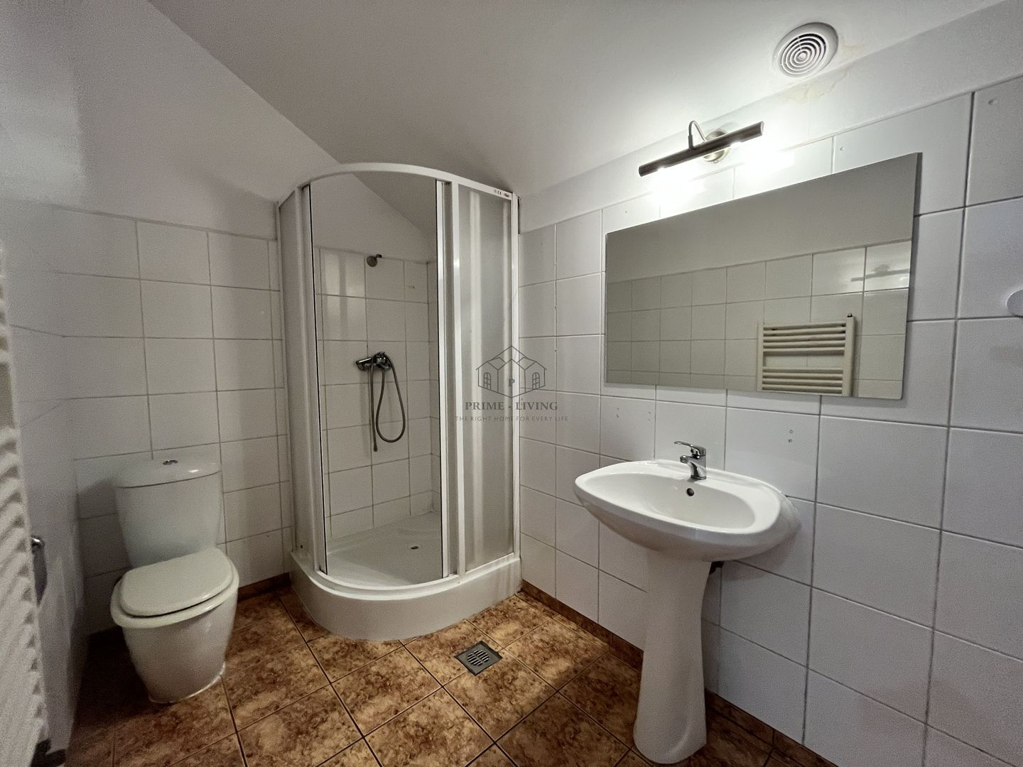 VILA CU 5 CAMERE LA INCHIRIERE PE MALUL LACULUI STRAULESTI - Poză 5