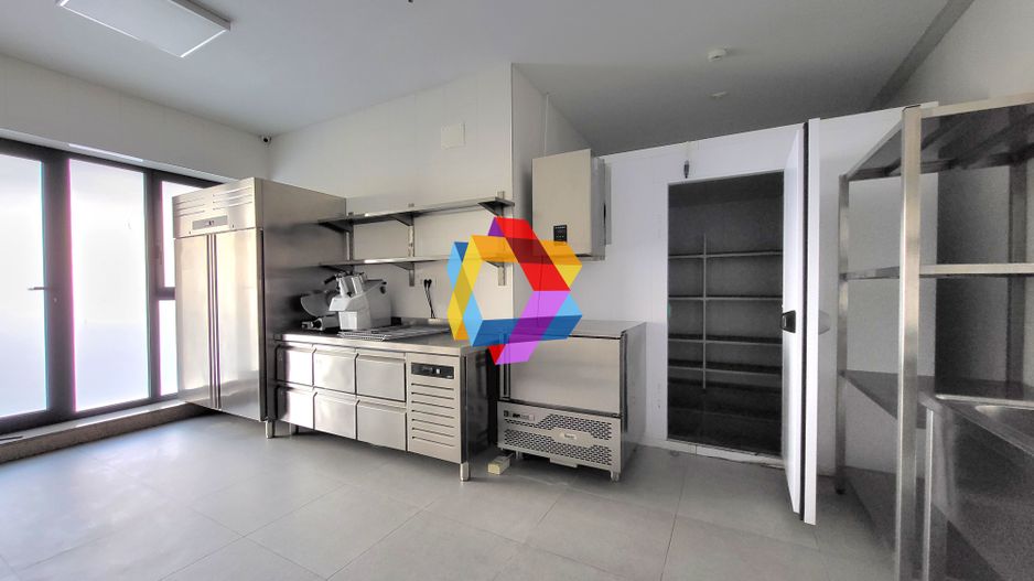 Spatiu comercial in zona Coresi cu finisaje premium - 224 mp - Poză 11