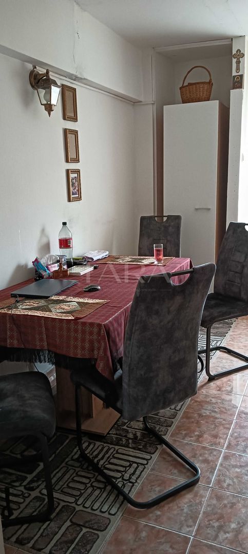 De vanzare apartament 3 camere Manastur,  zona Piata Flora - Poză 2