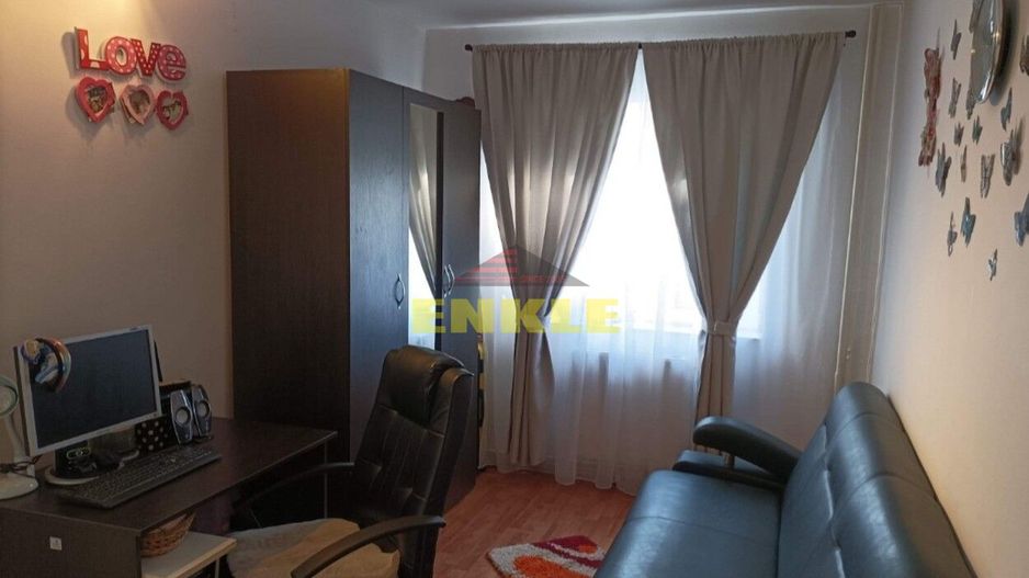 Apartament 3 camere, zona Primaverii, etaj 1 - Poză 2