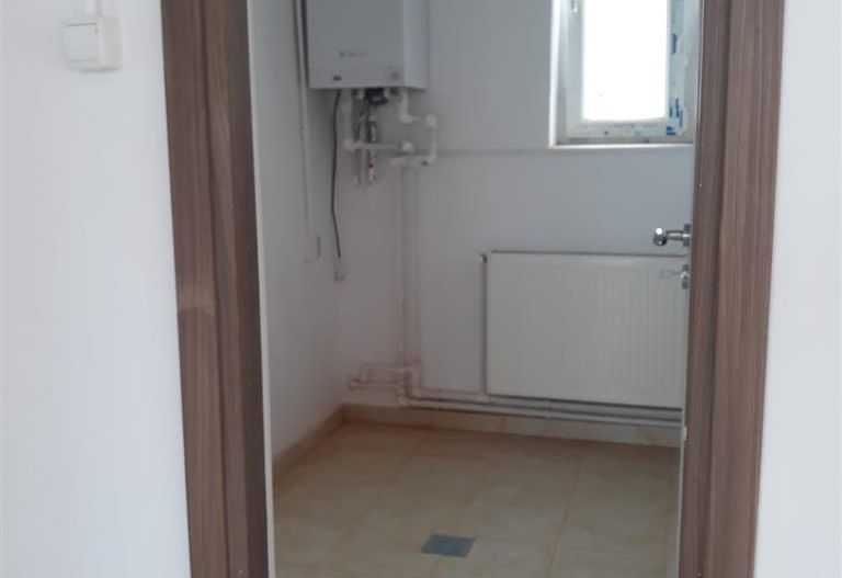 Incepe afacarea ta prospera in unul din aceste Spatii comerciale, Tractorul - Poză 9