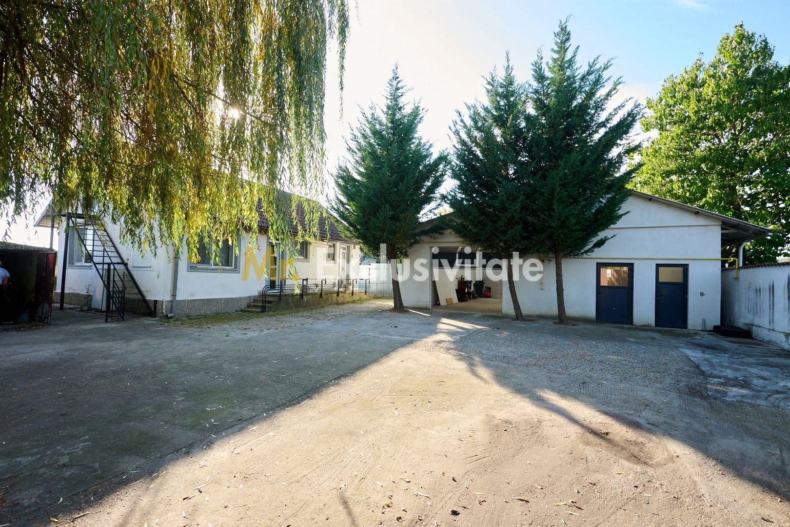 Casa de locuit + hala 136 mp in aceesi curte Maracineni Argeselu - Poză 1