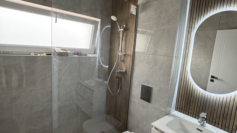 Casă modernă de vânzare - calitate premium, toate utilitatile - Poză 13