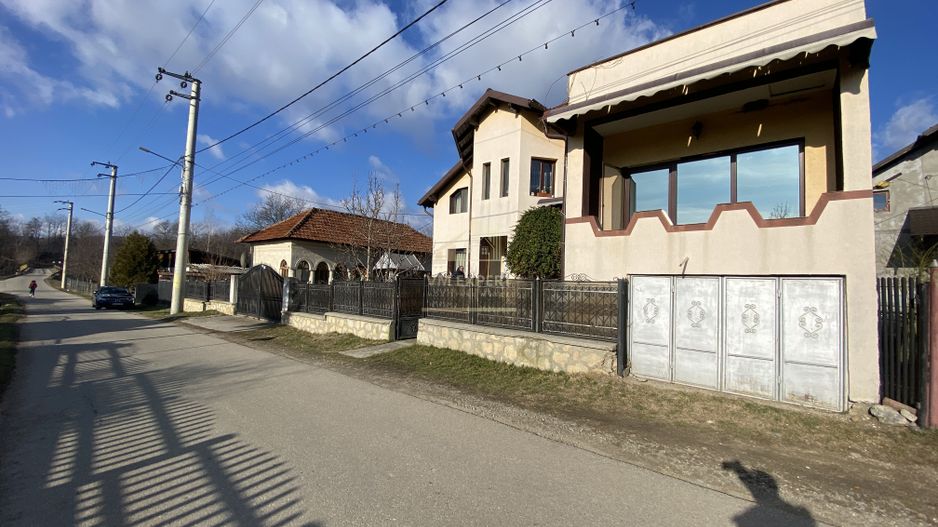 VILA P+1, 4 CAMERE, 108 MP + CASA BATRANEASCA, TEREN 1035 MP - Poză 9