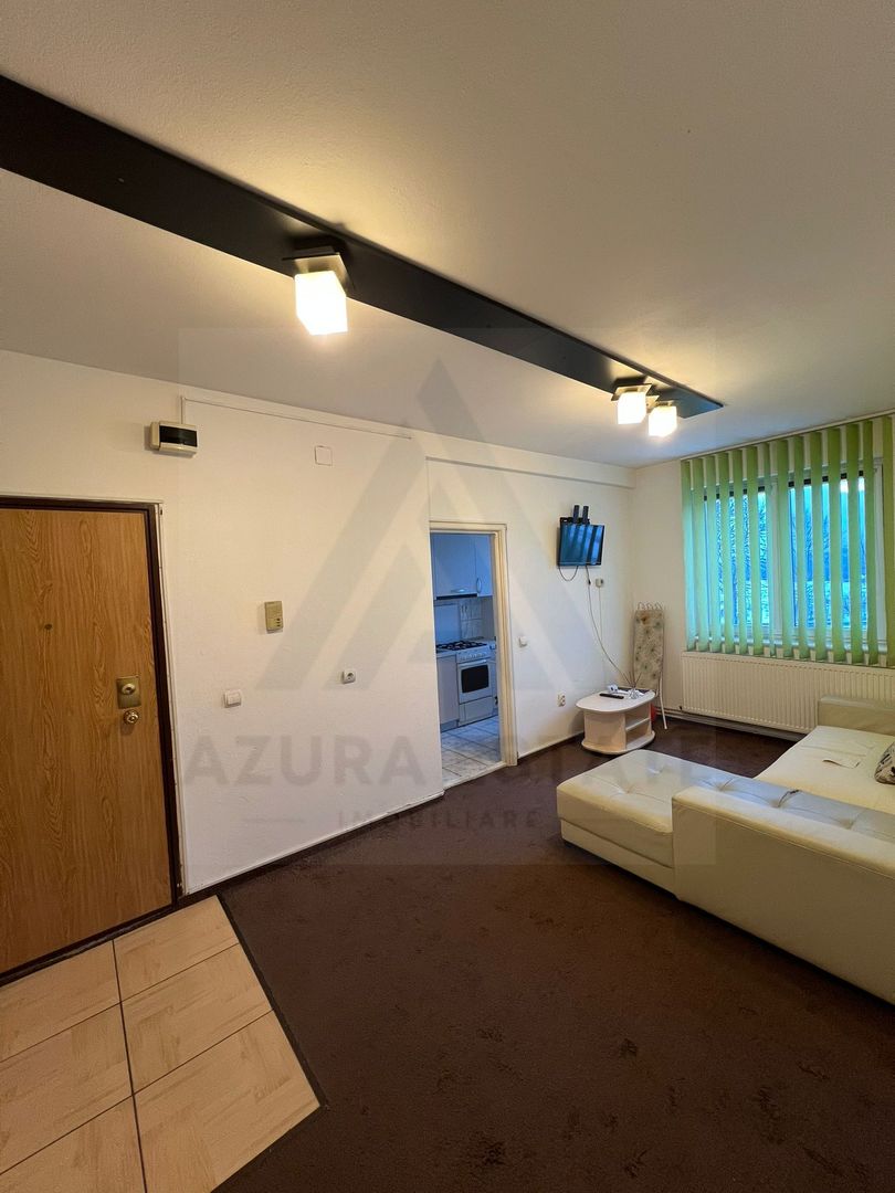 Apartament 2 camere bucatarie inchisa etaj 1 baie cu geam in Strand - Poză 1