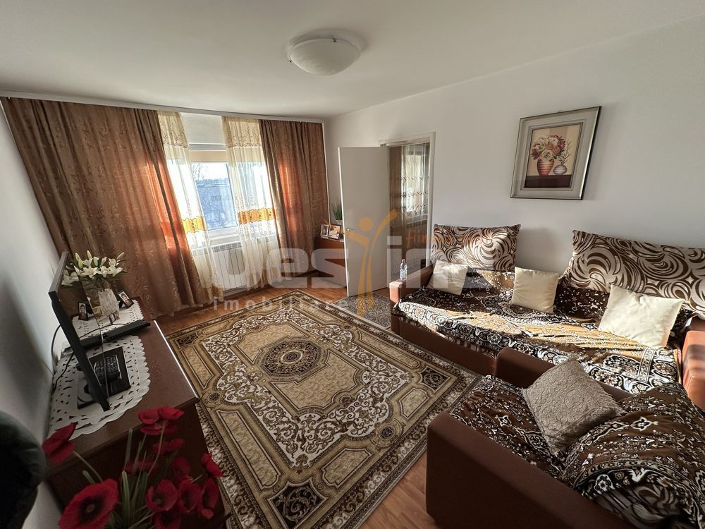 Apartament cu 3 camere de vânzare – Zona Casa de Cultură, Constanța - Poză 1