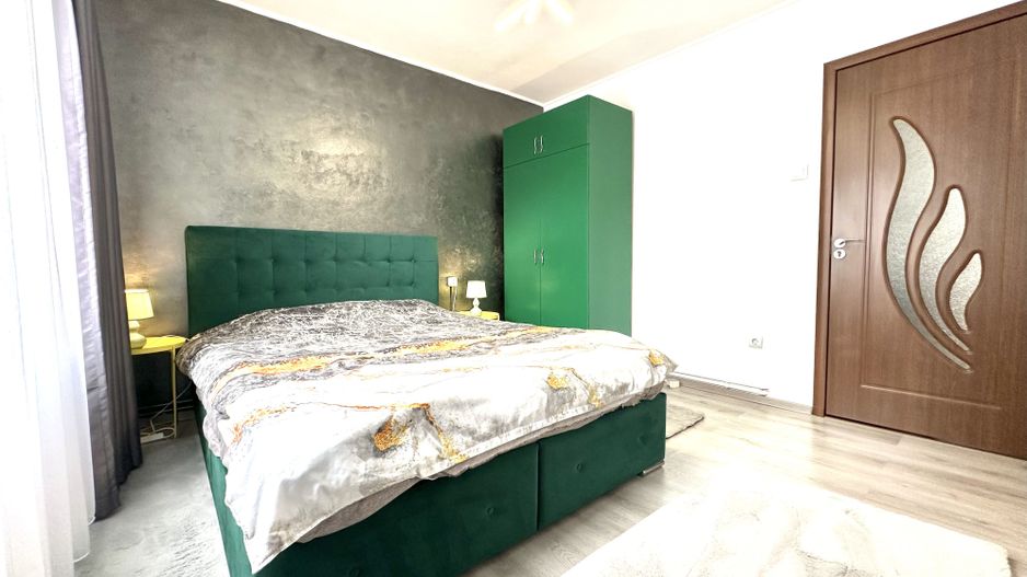 Vânzare apartament 3 camere mobilat,  parcare inclusă , Cartier Noua - Poză 3