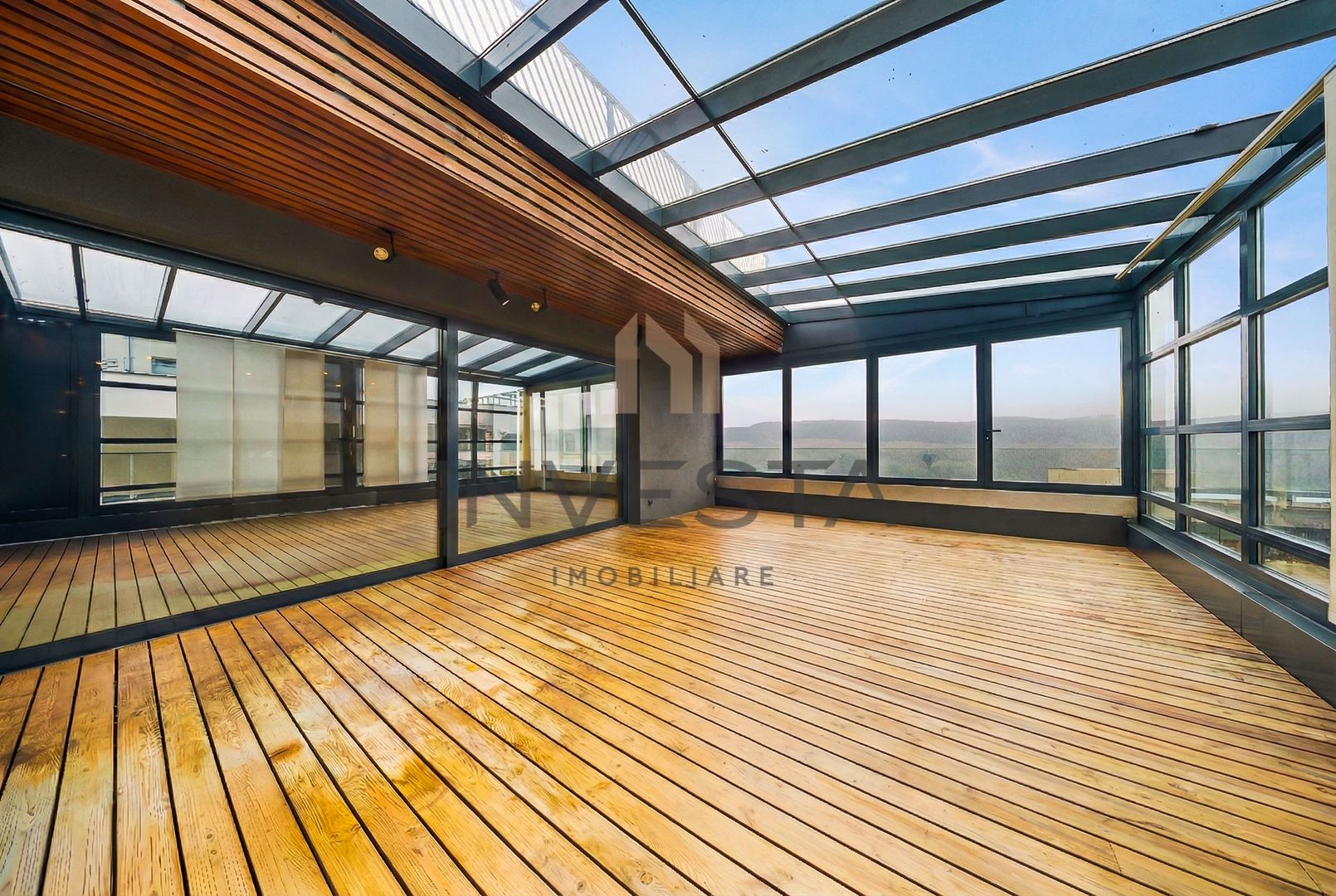 Penthouse exclusivist cu acces din lift, terasa 340 mp, 245 mp utili - Poză 4