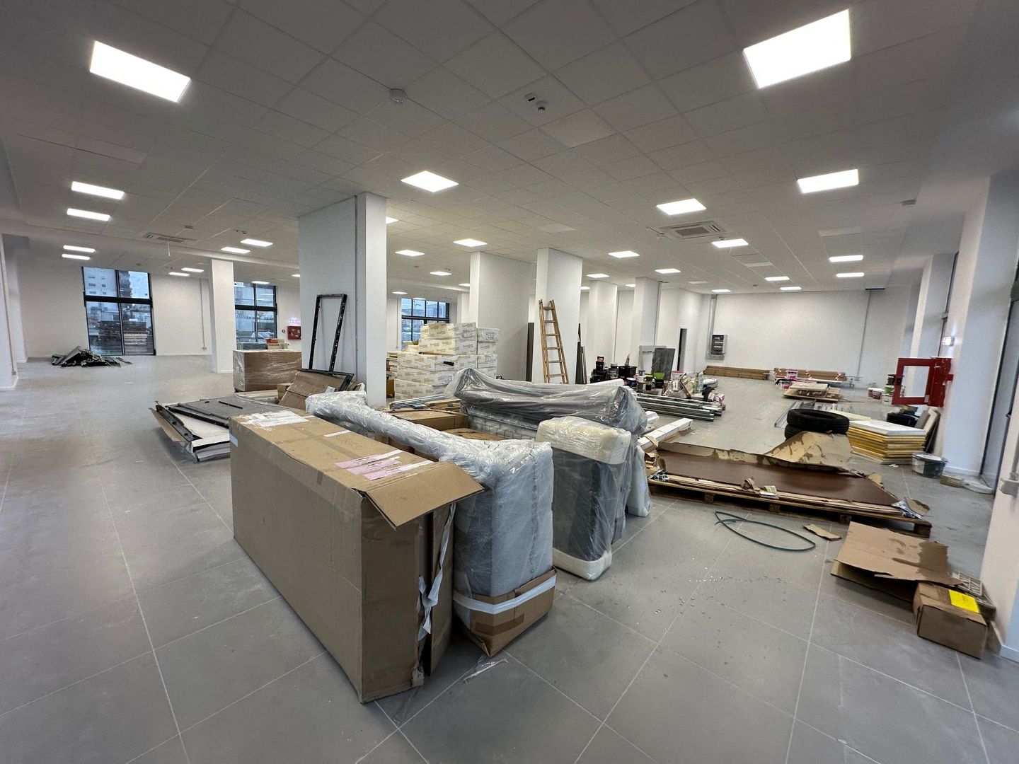 Spatiu comercial 513  mp / 12 locuri de PARCARE - Poză 2