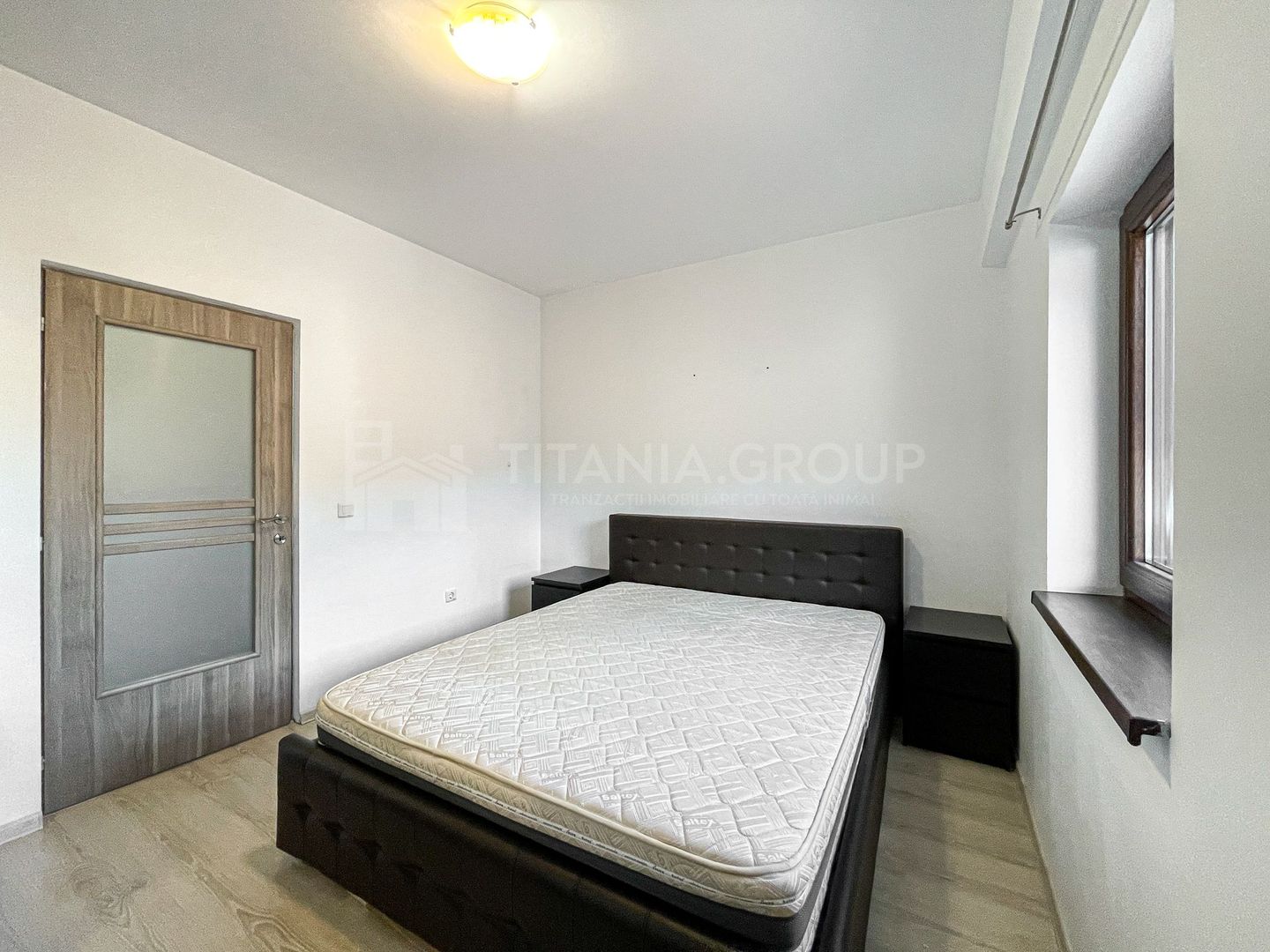 Apartament cu 2 camere, mobilat, si utilat, bloc nou in Centrul Vechi - Poză 2