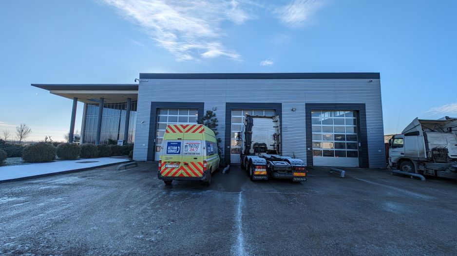 Hala cu teren generos langa acces A1 - Poză 17