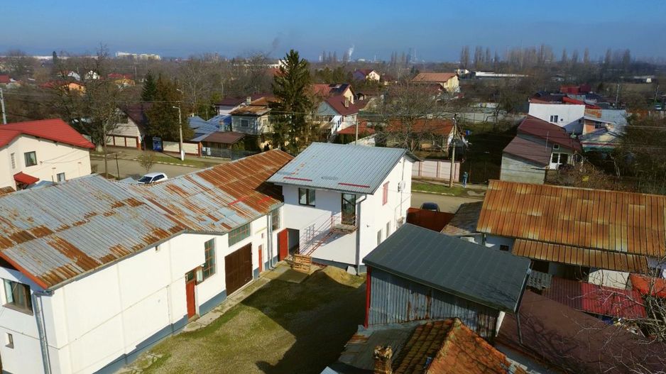 4 spatii comerciale + Vila /chiriasi /depozitare, teren 1401 mp, acces DN1 - Poză 3