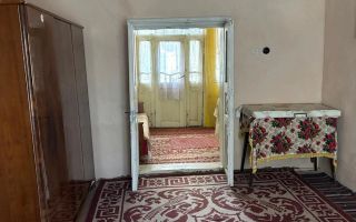 Casă de locuit cu 4 camere de vânzare în centrul satului, comuna Bivolari - Poză 4
