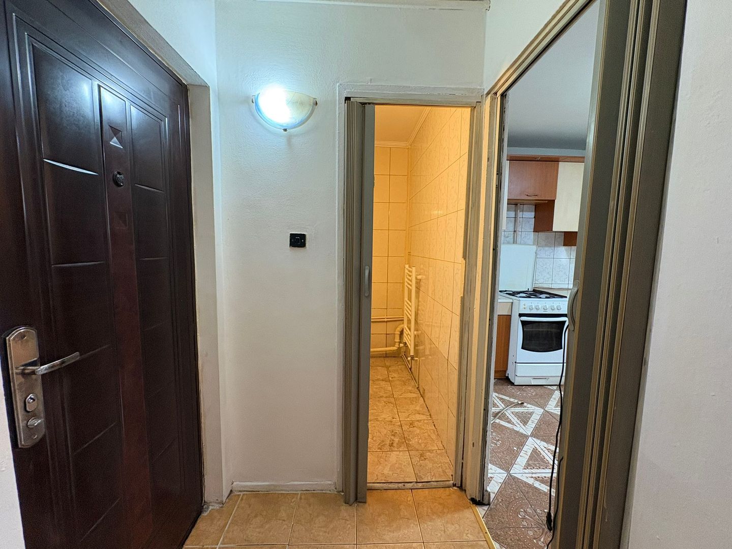 Garsonieră decomandată 27,49 mp lângă B the Hotel - Poză 4