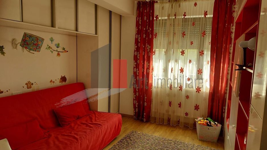 Inchiriere apartament 3 camere in complex Apusului Residence - Poză 3