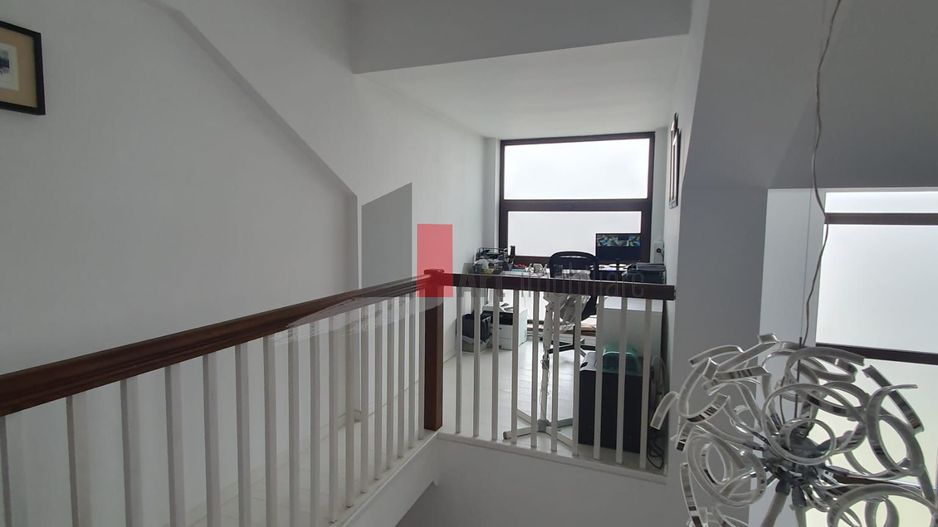 Vila superba Tunari cu piscina - Poză 9