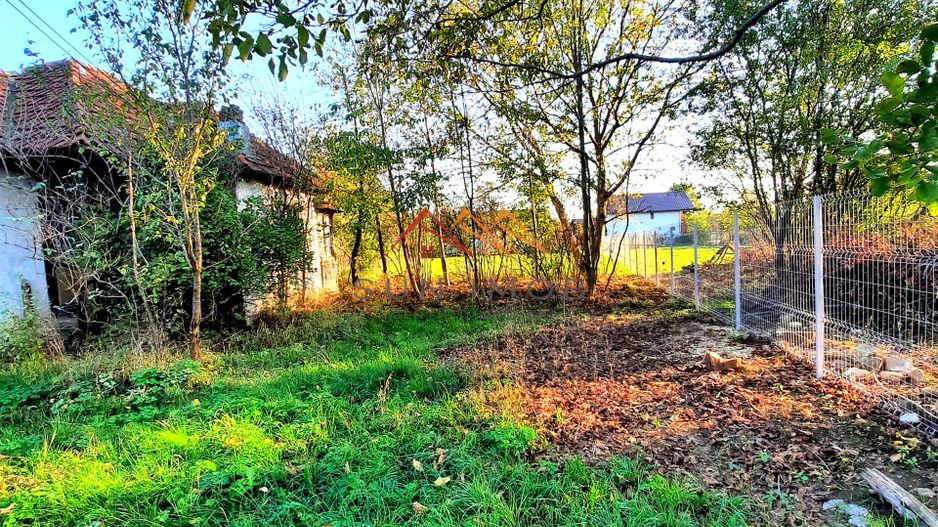 Teren Intravilan, central, perfect plat, 1212 m2, 38 euro m2 - Poză 2