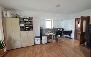 Spatiu birouri casa individuala curte proprie 9 birouri Selimbar - Poză 13