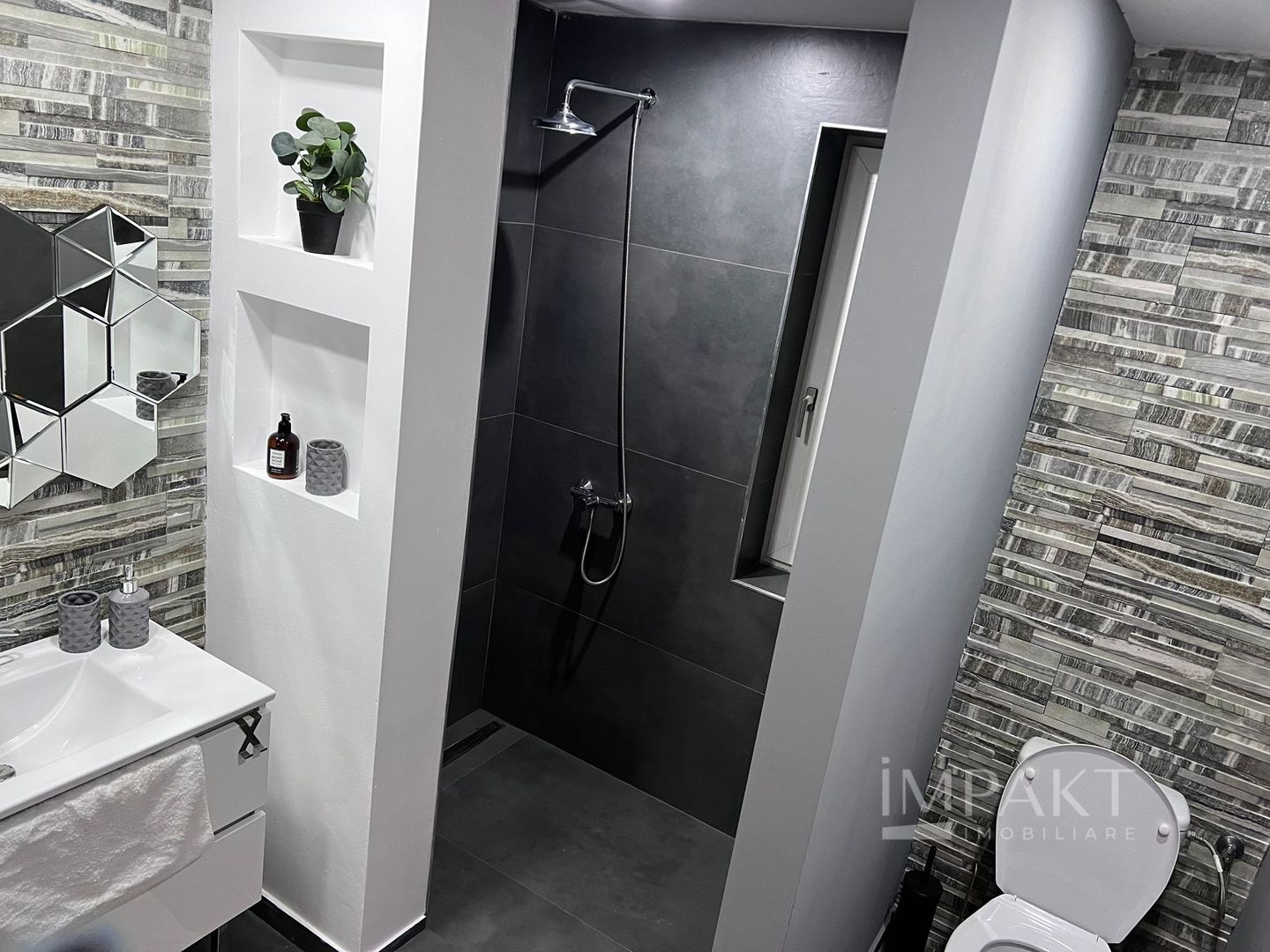 Casă de lux pe malul lacului – Câmpenești - Poză 7