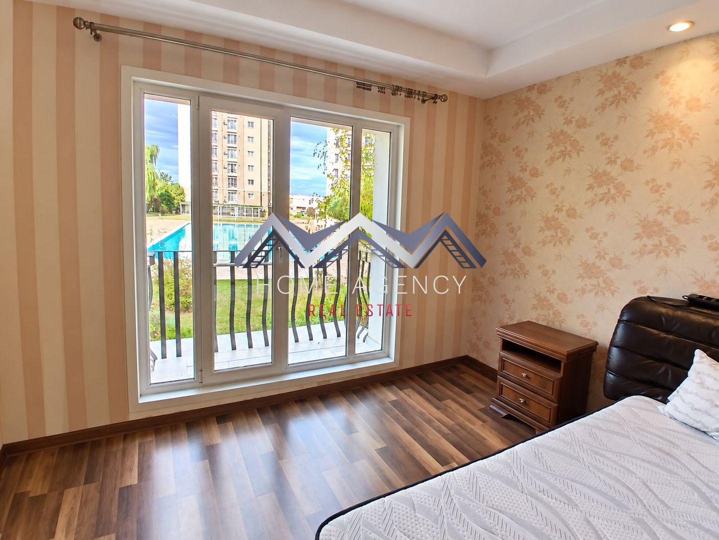 Apartament 2 camere Cosmopolis | 54MP | Parcare inclusa | Vedere la piscina - Poză 6