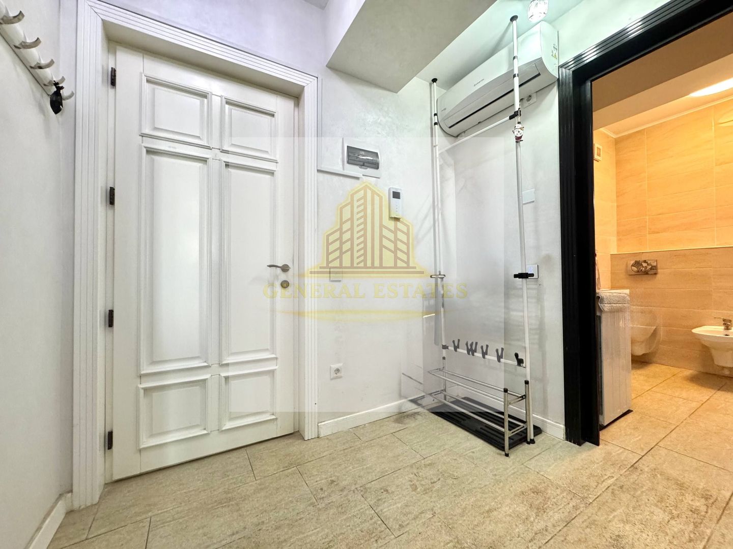 Vânzare apartament cu 2 camere, 67 m.p. - Complexul Royal Town. - Poză 18