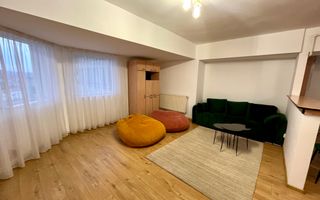 Apartament cu 2 Camere, Etaj Intermediar, Zonă Ultracentrală - Poză 1