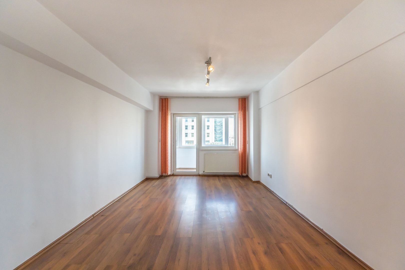Oferta rezervata! Apartament Spațios de Închiriat | Centru Civic, Brașov - Poză 4