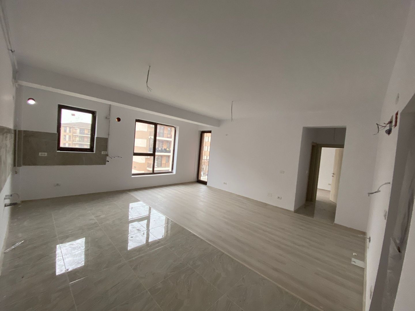 Giroc-ESO | Apartamente de 2 si 3 camere| Bloc cu lift - Poză 1