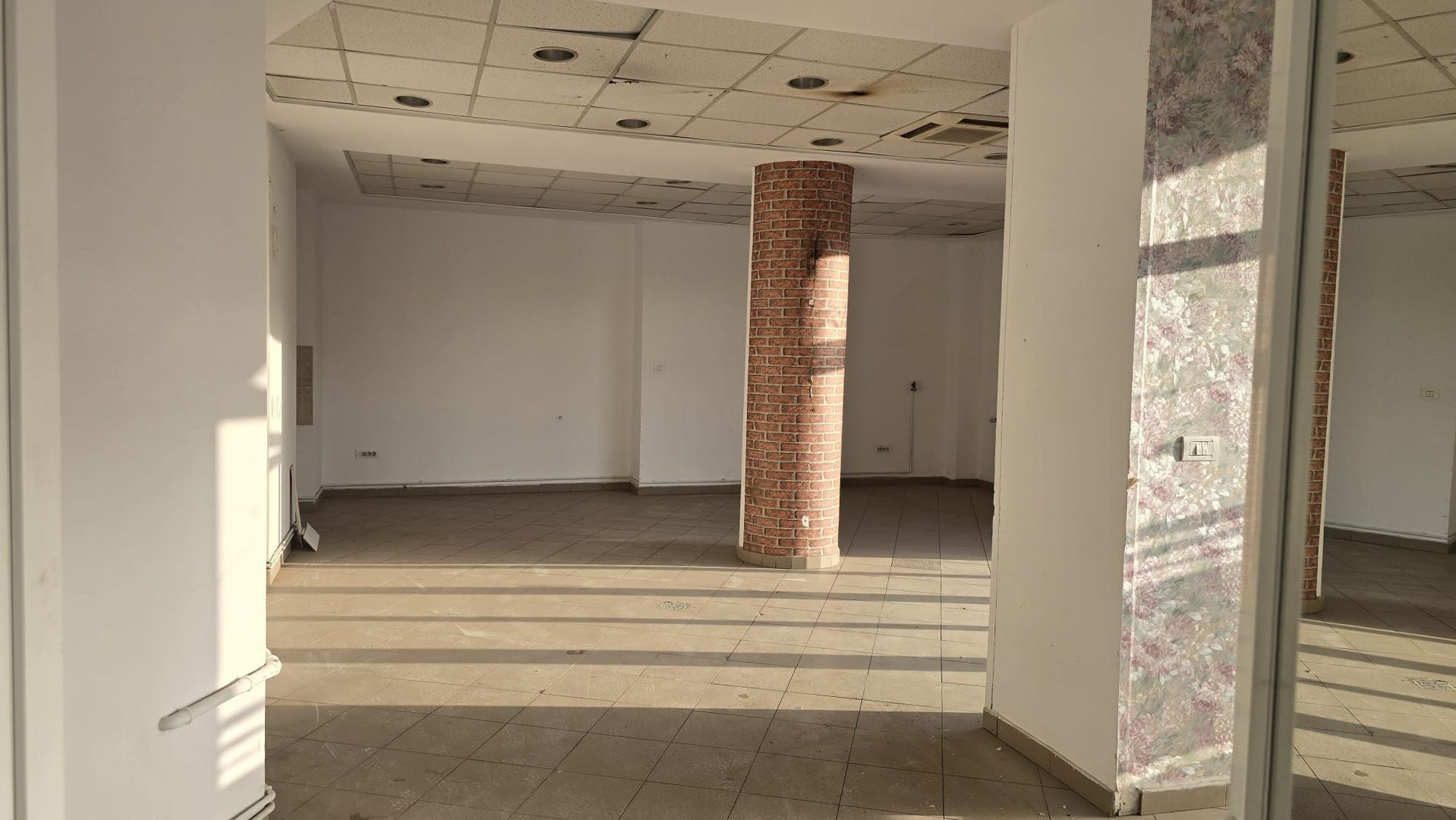 Spatiu comercial de aproximativ 120 mp | Vitrina de 14 m | I.L. Caragiale, Resita - Poză 8