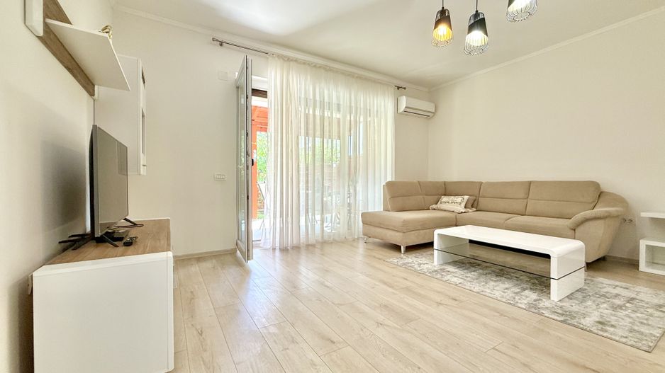 De închiriat apartament 3 camere cu gradină în Dumbrăvița - Poză 2