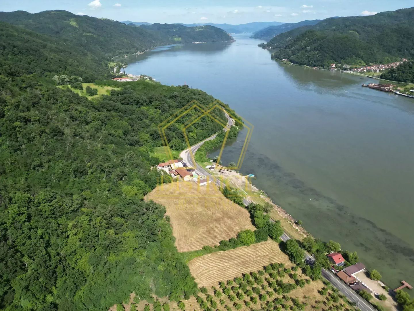 Teren intravilan cu iesire la Dunare | Clisura Dunarii - Poză 3