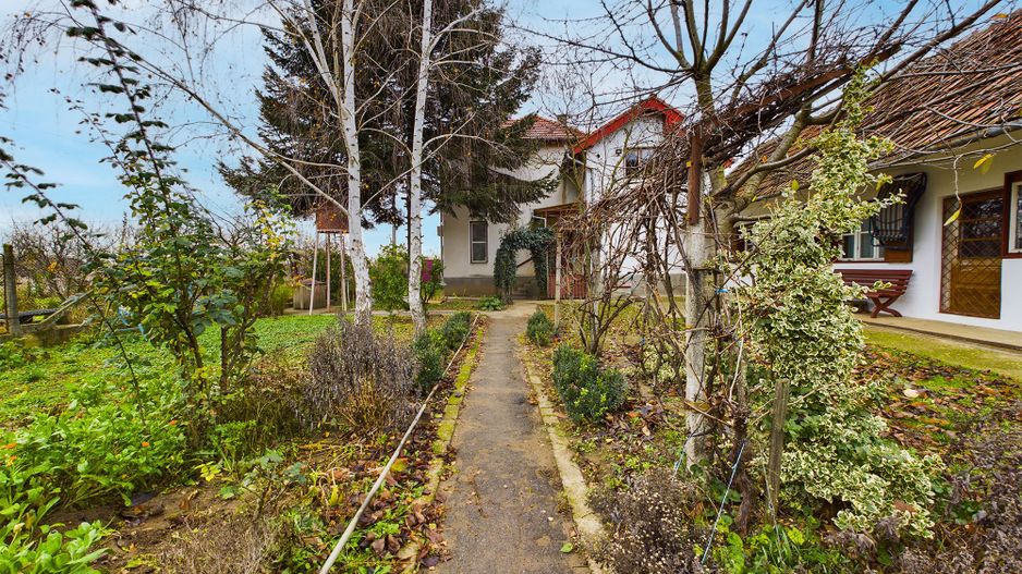 Casă în Păuliș - Poză 1