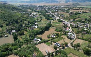 Casă și teren de vânzare în Parincea jud. Bacău. - Poză 14