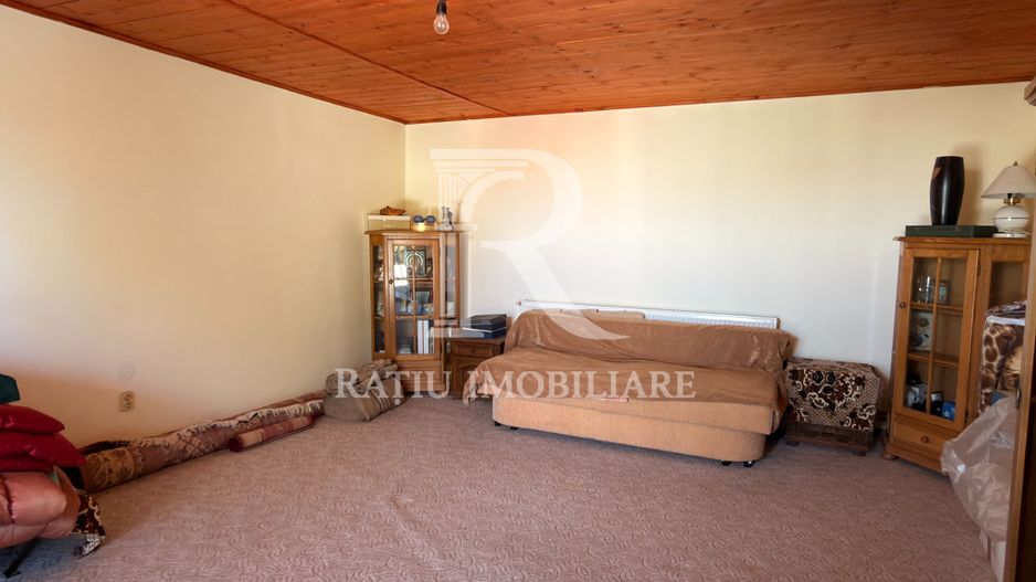 Casă cu spațiu comercial | Curte | Garaj | Parcare | Nojorid - Poză 22