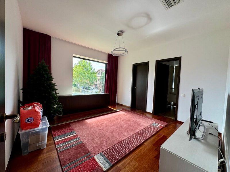 Vila lux de vanzare in cel mai dorit complex din Erou Iancu Nicolae-locatie rara - Poză 23