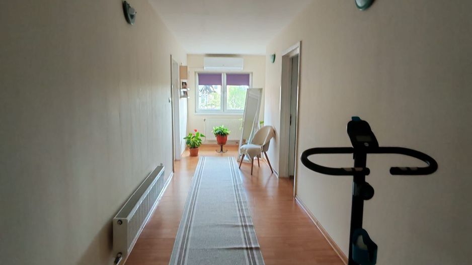 apartament la casa - zona Unirea - 3 camere - bucatarie - baie - teren generos - Poză 4