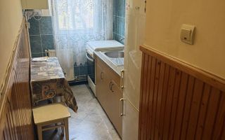 Apartament cu 2 camere, etaj 4/4, 7 Noiembrie - Poză 3