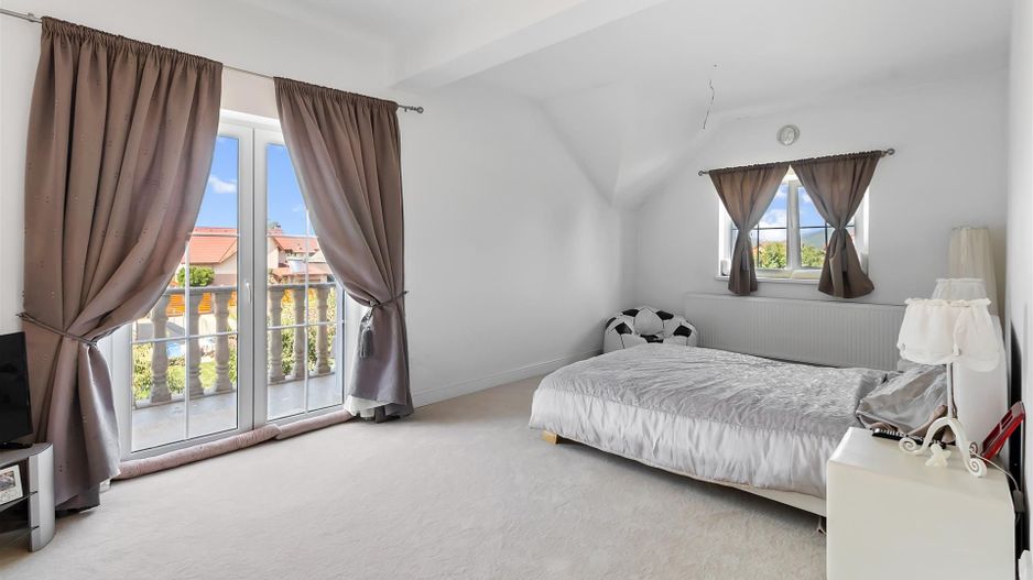 Vila / Casa superba cu 5 camere zona | 1032 mp teren |  Sanpetru Brasov - Poză 8