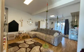 Duplex elegant cu 5 camere, 2 bai, curte in Cristian - Poză 32