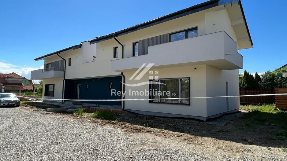 Casă construcție de Lux de vânzare în Șelimbar zonă bună - Poză 1