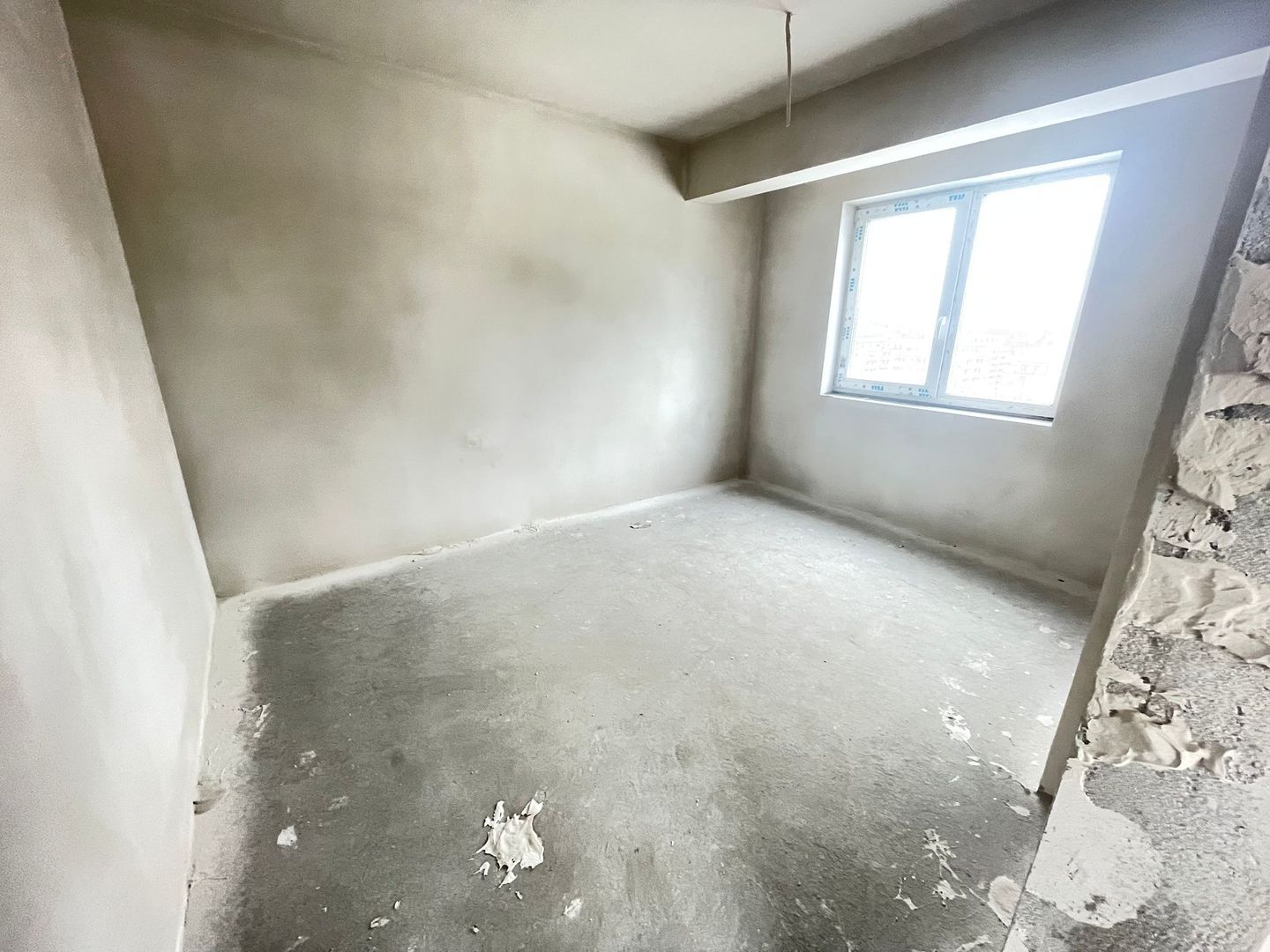 Apartament 3 Camere De Vanzare | Semifinisat | Terasa 12 Mp | Vivo | Av. Iancu - Poză 4