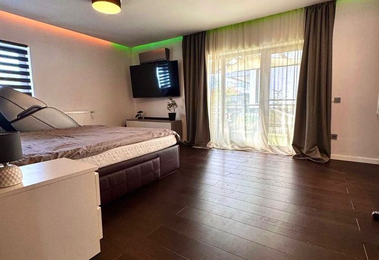 BRASADAS vinde ap 3 cam modern 106mp. mobilat, utilat, garaj. - Poză 14