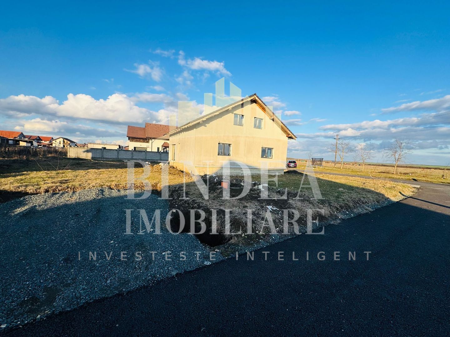 Casa individuala P+ M Pischia 167mp utili, 723mp teren - Poză 2