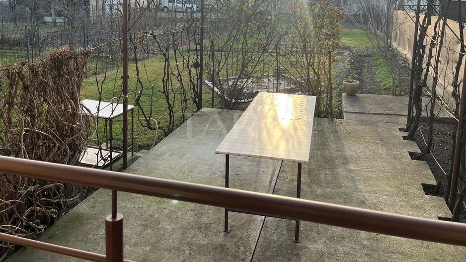 Vanzare casă cu 6 camere,  zona Someseni, central. Ideal familie. - Poză 11