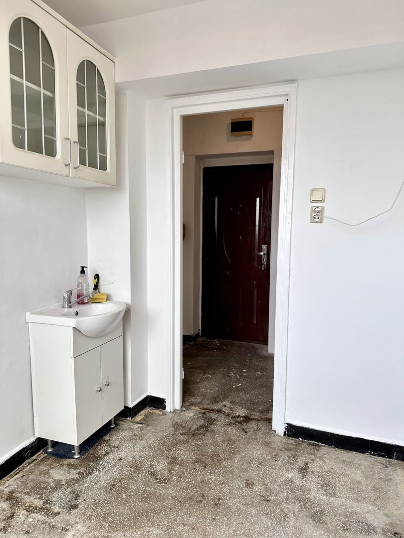 Apartament 2 camere Mihai Bravu 42-62, vedere spate, bloc izolat - Poză 10