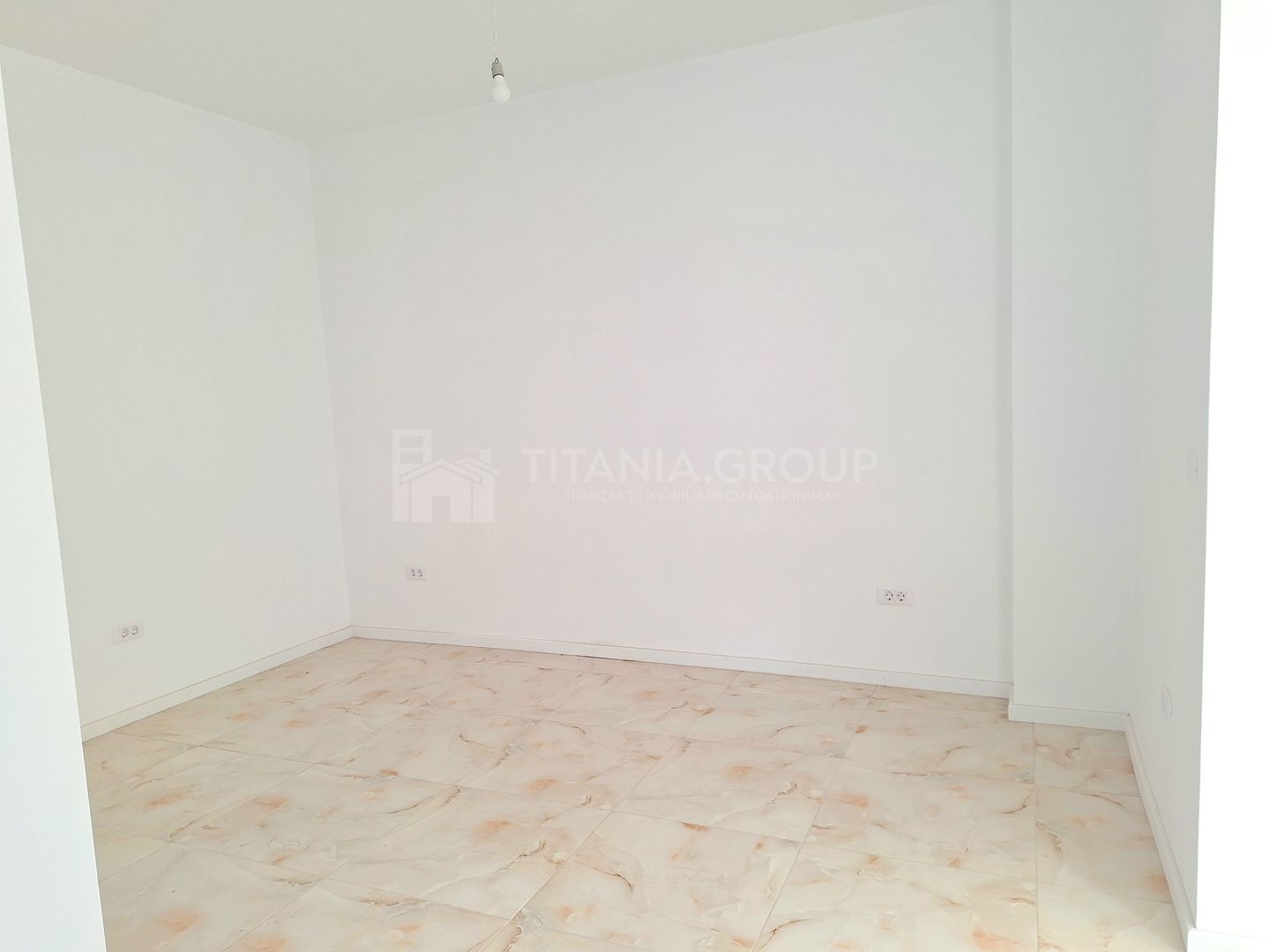 Spatiu birouri renovat modern central - Poză 4