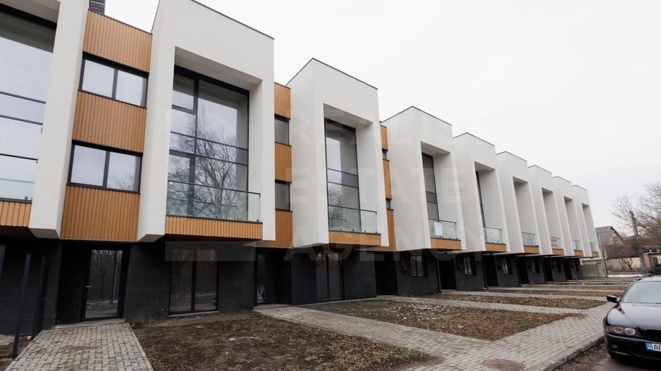 Vânzare, casă, 3 nivele, 166 mp, str. Costiujeni, Codru - Poză 2